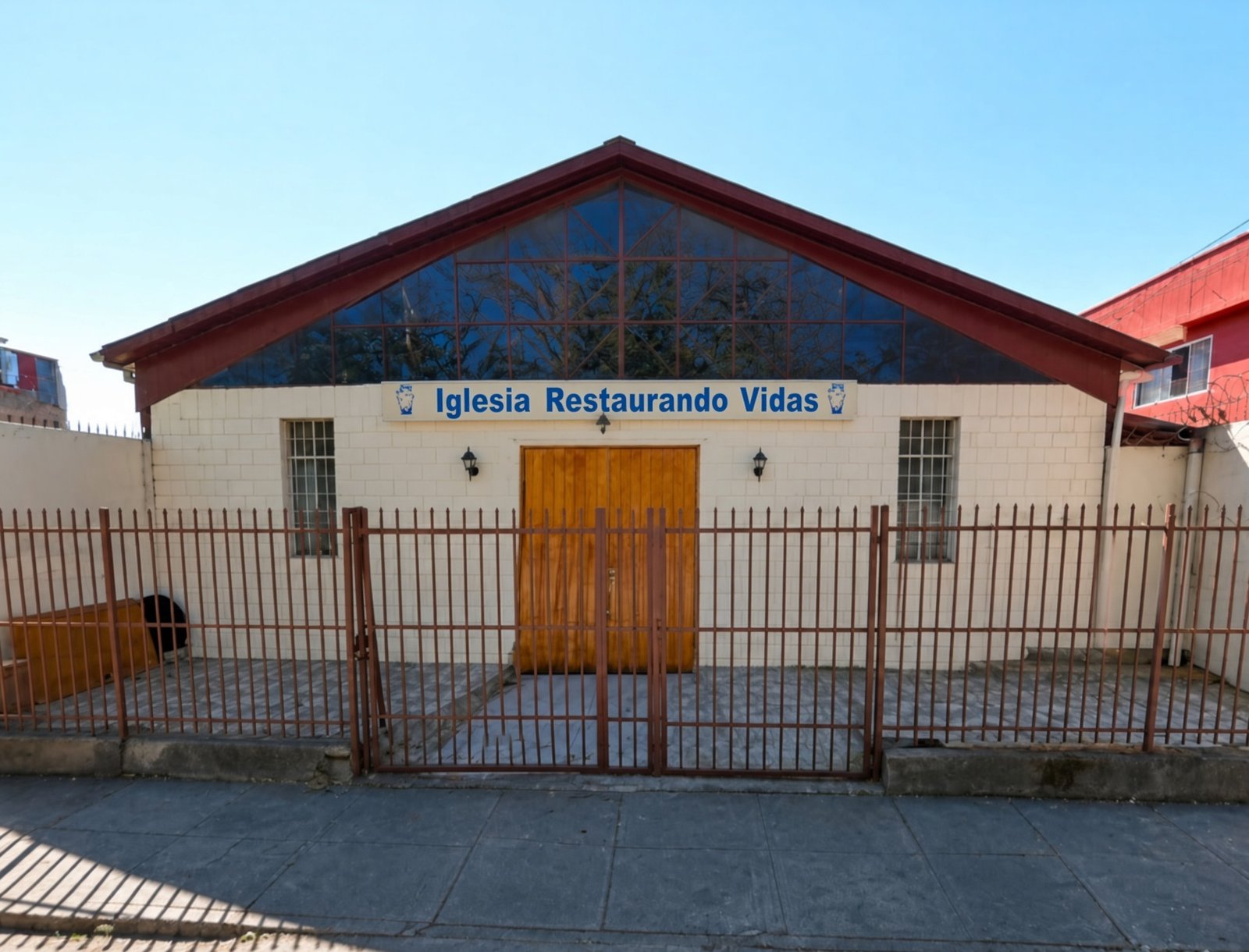 Fachada de la Iglesia Restaurando Vidas en Villa Alemana